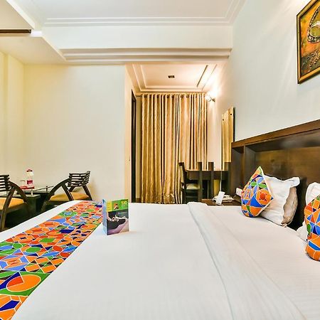 Fabhotel Oasis Dlf Phase 3 Gurgaon Exterior foto