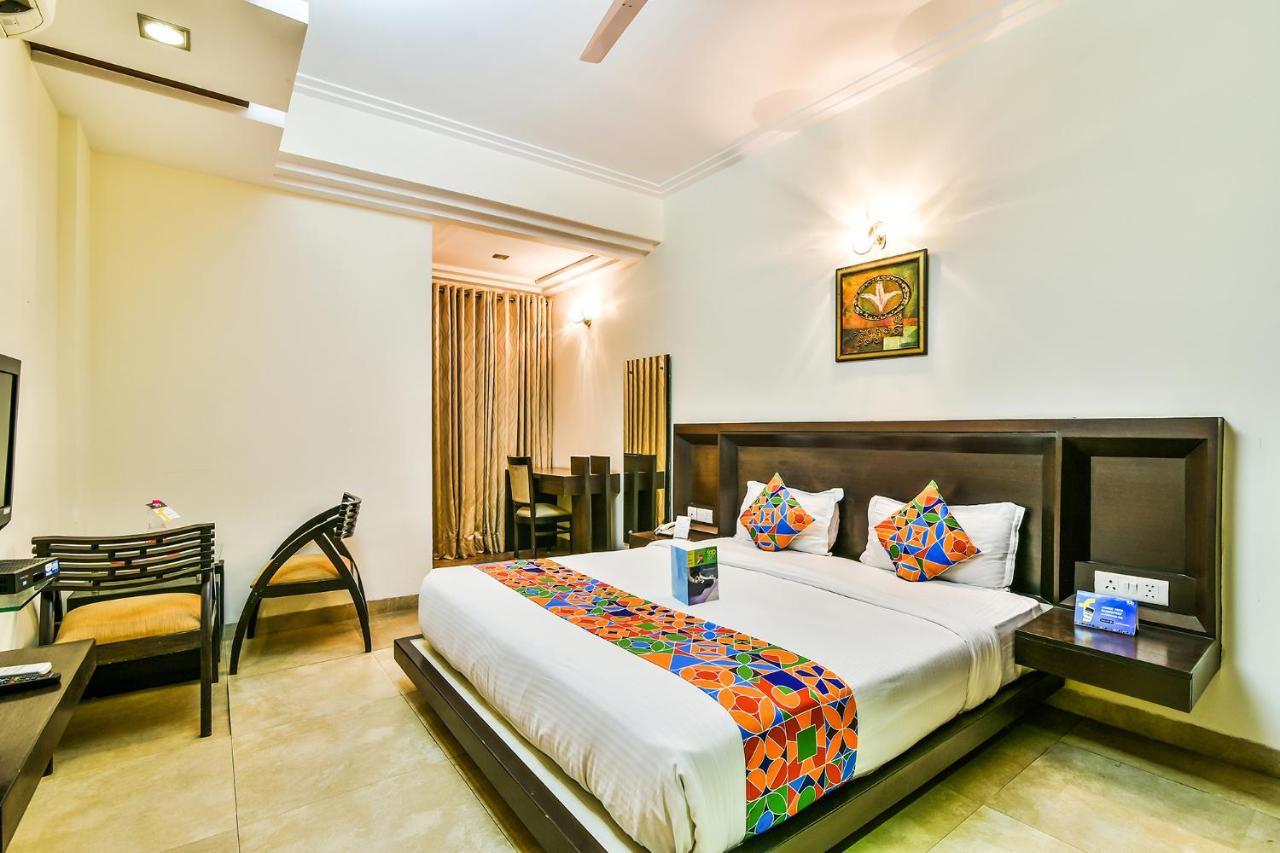 Fabhotel Oasis Dlf Phase 3 Gurgaon Exterior foto